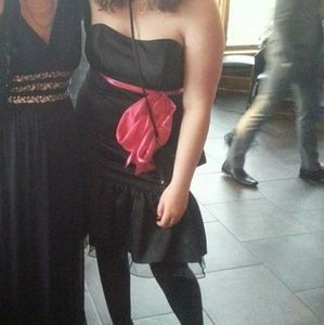 Short black prom dress